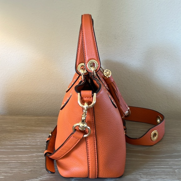 Michael Kors Brooklyn Small Pebbled Leather
Satchel w/ Optional Crossbody Strap - Picture 4 of 12